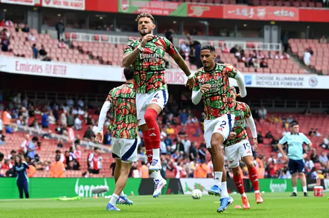 Arsenal players warm-up