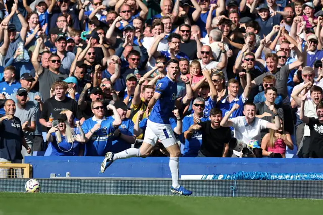 Michael Keane of Everton celebrates