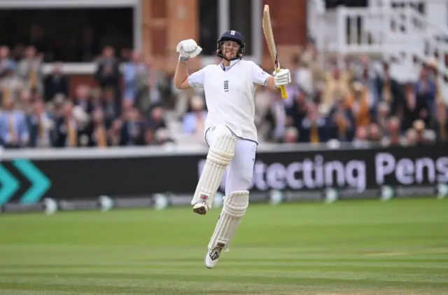 Joe Root celebrating his century