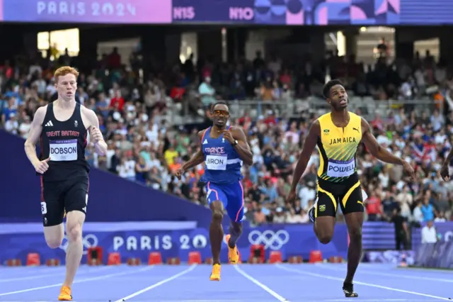 Gb's dobson in 400m action