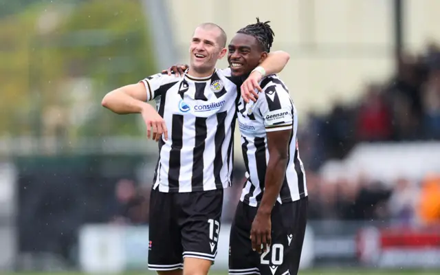 St Mirren enjoyed a 3-0 win against Hibs in Paisley