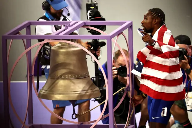 Noah Lyles rings Paris