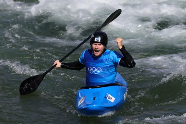 Butcher celebrates his gold medal for new zealand