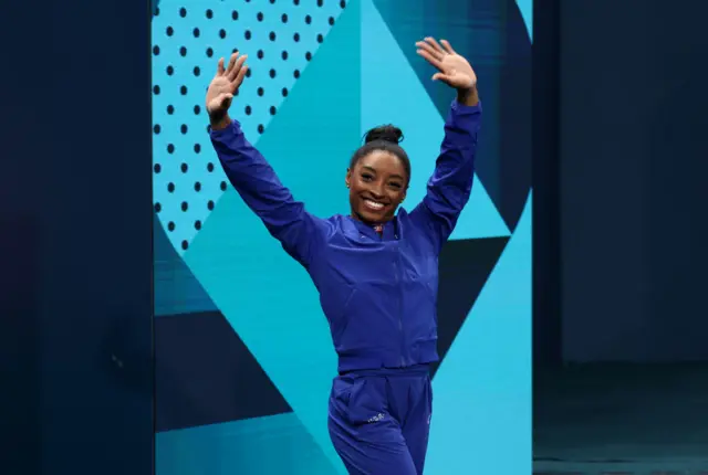 simone biles smiles