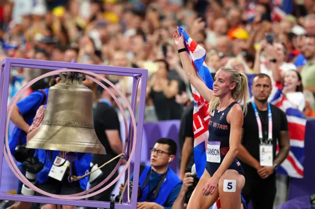 Hodgkinson rings the bell after her 800m win