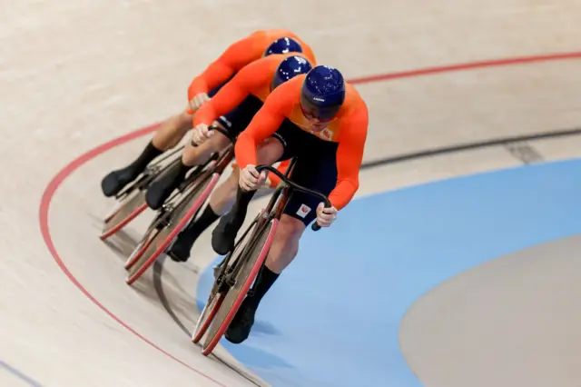 Dutch fly around the track in the team sprint