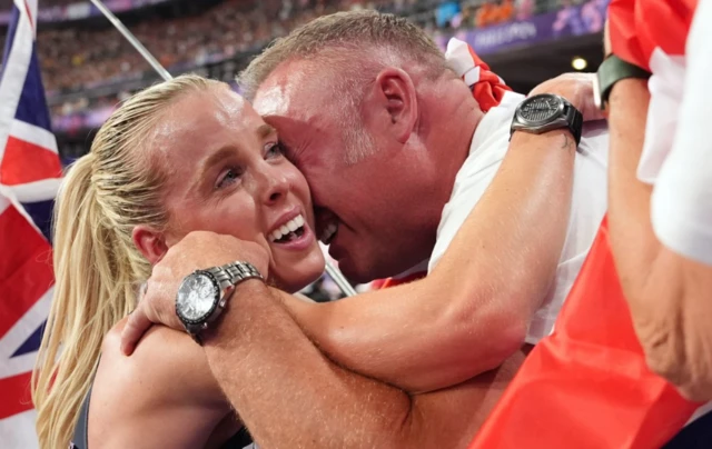 Keely Hodgkinson celebrates winning the Women's 800m Final