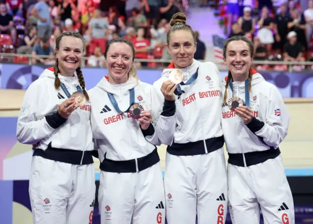 Track cycling - women's team pursuit, bronze race