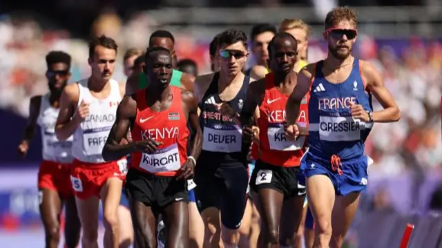 Jimmy Gressier (2R) competes for France