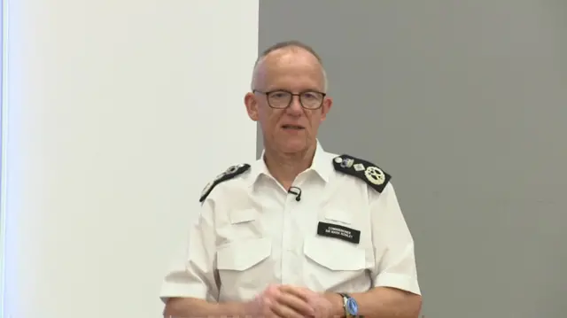 Headshot of Met Commissioner Mark Rowley in uniform