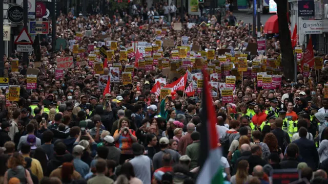 A large crowd of anti-racism protesters in Walthamstow, east London