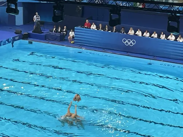 Australia perform a throw