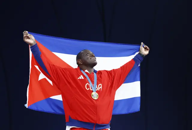 Mijain Lopez celebrating with his gold medal