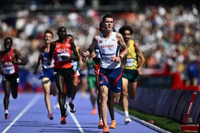 Jakob Ingebrigtsen runs toward the finish line