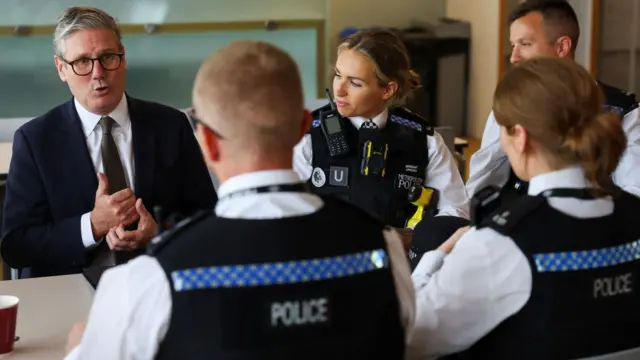 Keir starmer and police officers