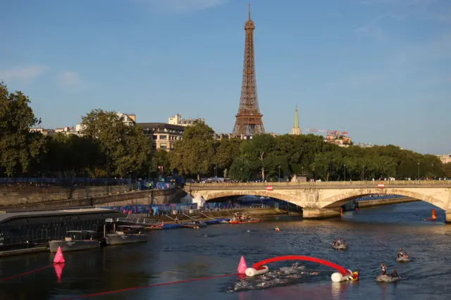 Sein river and Eiffel Tower