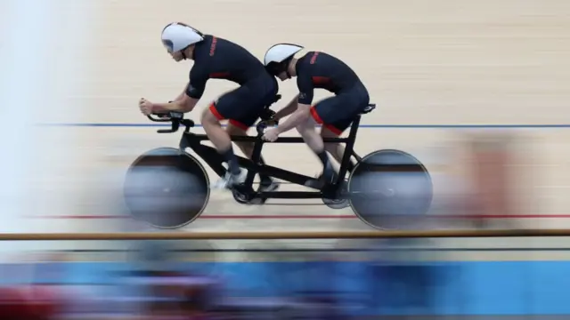 Lloyd and Ball speed round the veldrome in blurry fashion