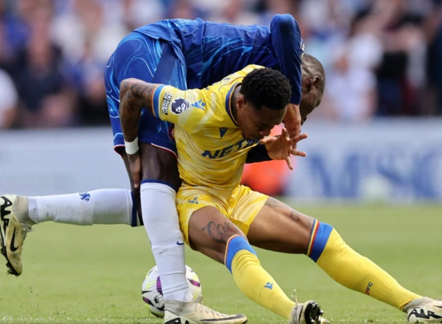 Nicolas Jackson in action with Crystal Palace's Nathaniel Clyne