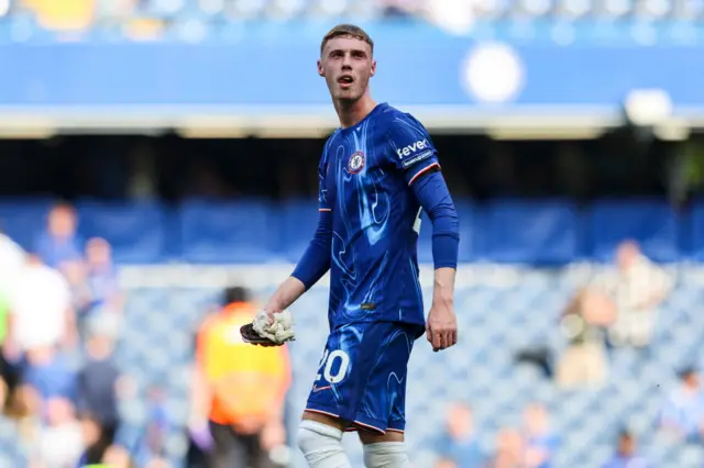 Cole Palmer playing against Crystal Palace