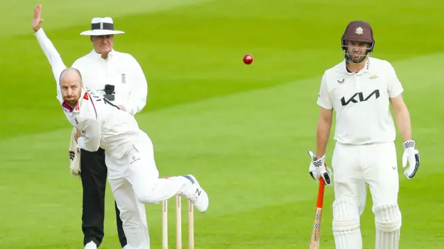 Jack Leach bowls for Somerset