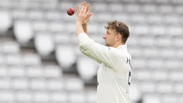 Middlesex bowler Luke Hollman