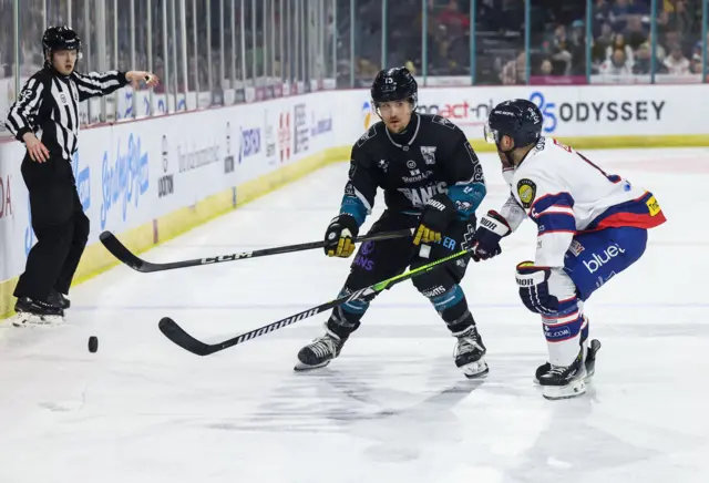 Second period action between the Giants and Stars