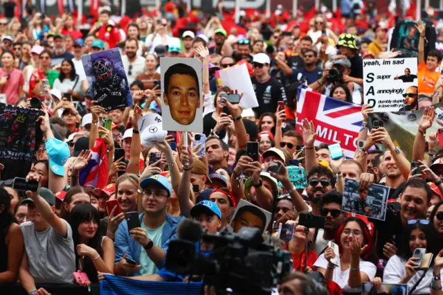 Fans in Baku