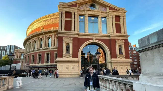 BBC live reporter outside Royal Albert Hall