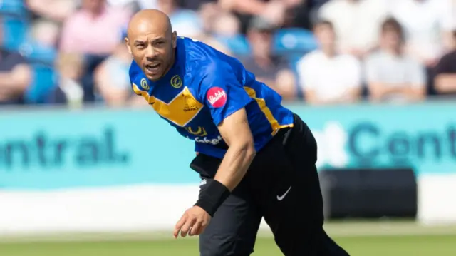 Tymal Mills bowling for Sussex