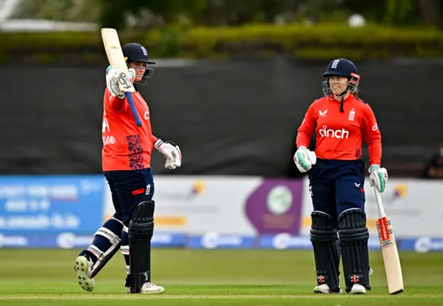 Bryony Smith and Tammy Beaumont