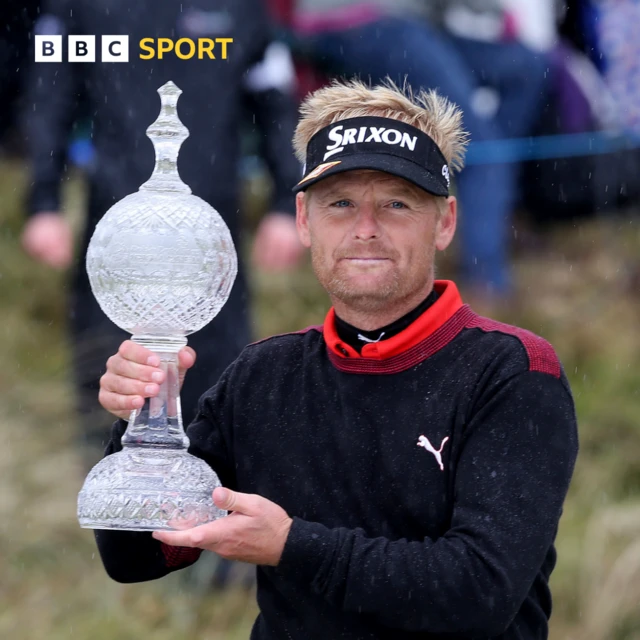 Soren Kjeldsen lifts the 2015 Irish Open trophy