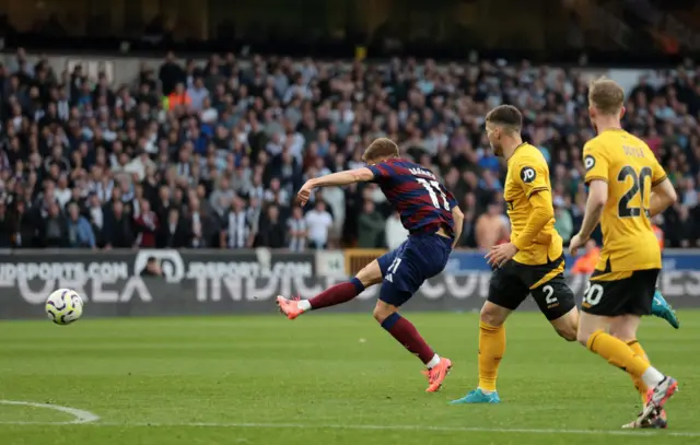 Harvey Barnes goal