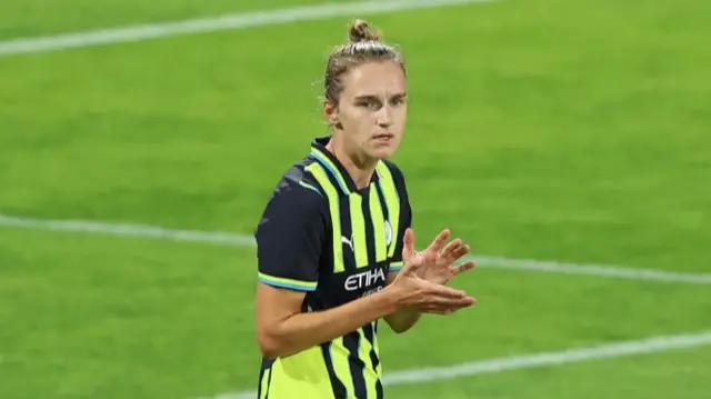 Viviane Miedema playing for City