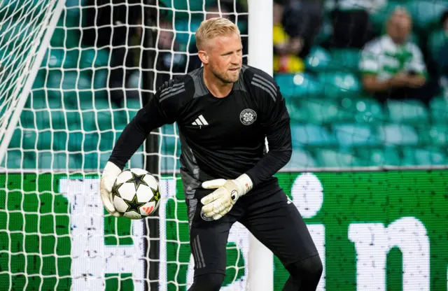 Celtic's Kasper Schmeichel warms up