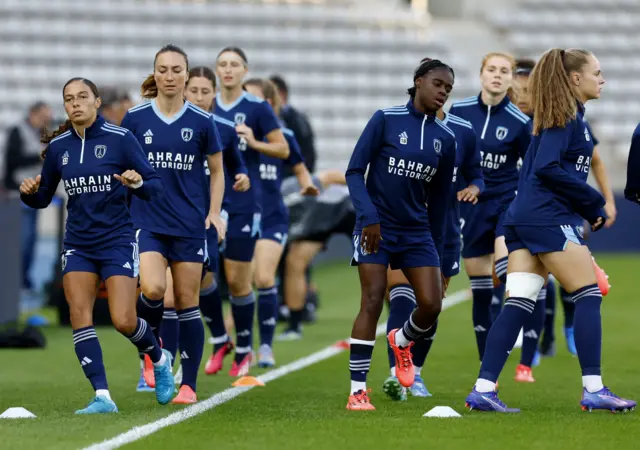 Paris FC warm up