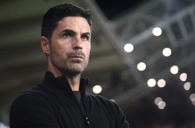 Arteta looks focused as the game awaits its first goal