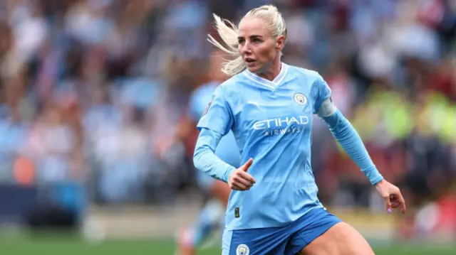 Alex Greenwood playing for Manchester City