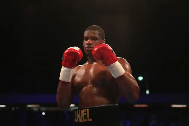 Daniel Dubois in red boxing gloves