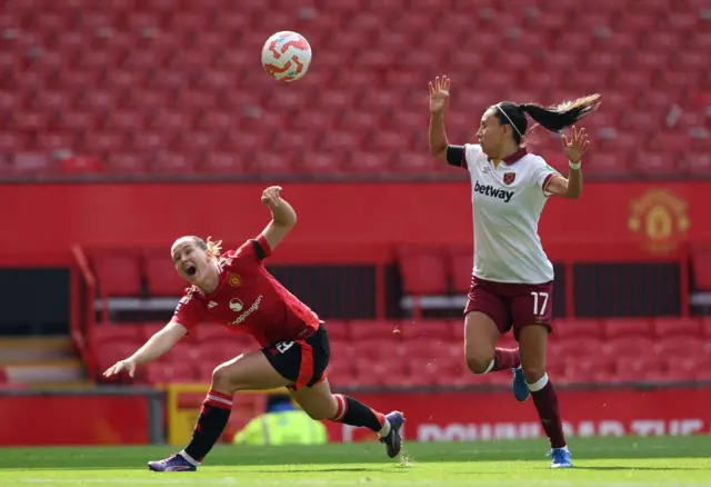 Elisabeth Terland is challenged by Camila Saez