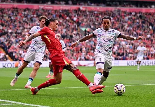 Darwin Nunez of Liverpool on the ball