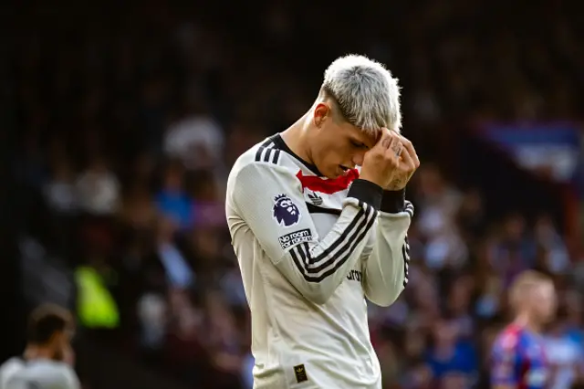 Alejandro Garnacho of Manchester United reacts