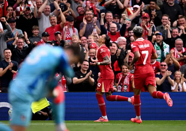 arwin Nunez of Liverpool celebrating