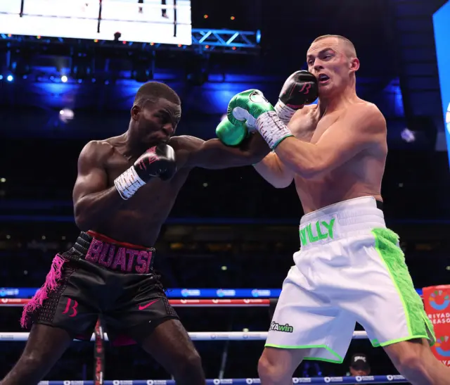 Willy Hutchinson punches Joshua Buatsi