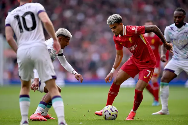 Luis Diaz of Liverpool on the ball