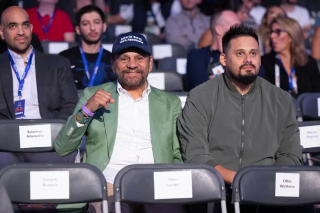 Roberto Duran with his fist clenched