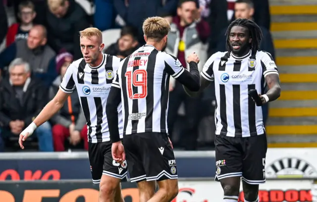 St Mirren celebrate an early breakthrough