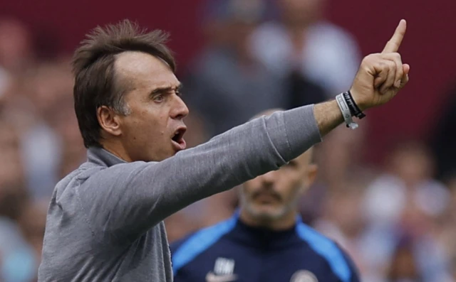 West Ham United manager Julen Lopetegui reacts