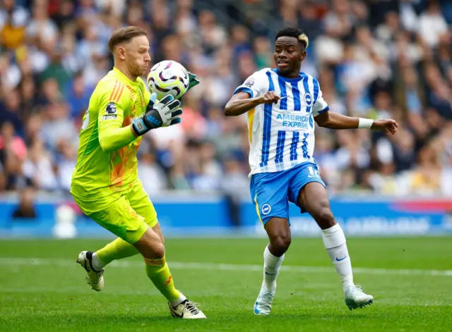 Matz Sels catches the ball