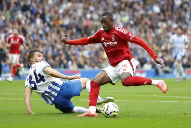 Hudson-Odoi in the penalty area attempting a cutback