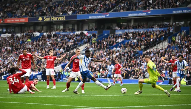 Welbeck shots at goal